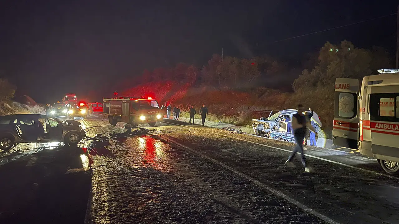 Eşme Kaza Sadık Arslan Arzı Arslan 1