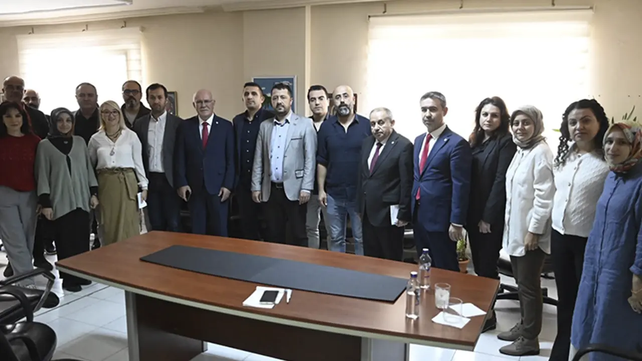 Rektör Eşme Ziyaret Uşak Üniversitesi 1