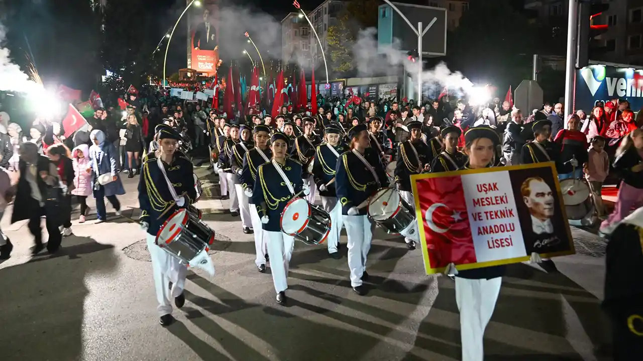 Uşak Fener Alayı Kutlama3