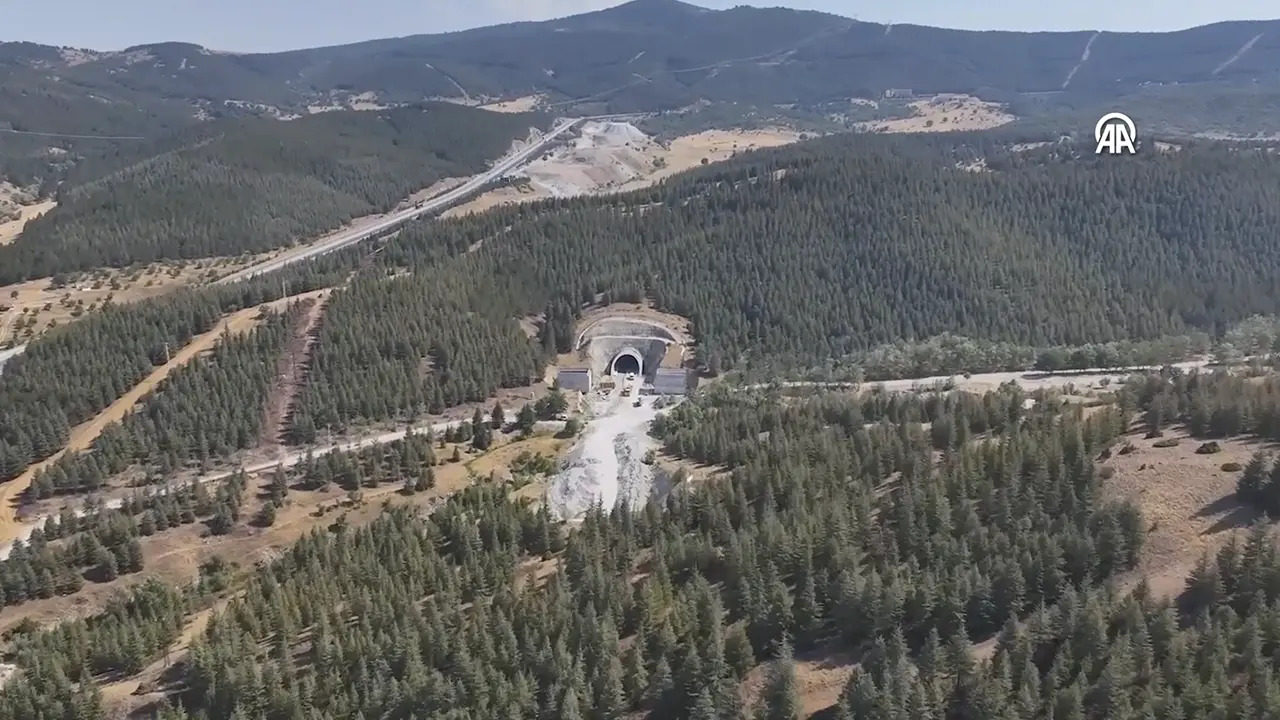 Uşak Hızlı Tren Hattında Önemli Aşama: Tünelde Işık Görüldü 3