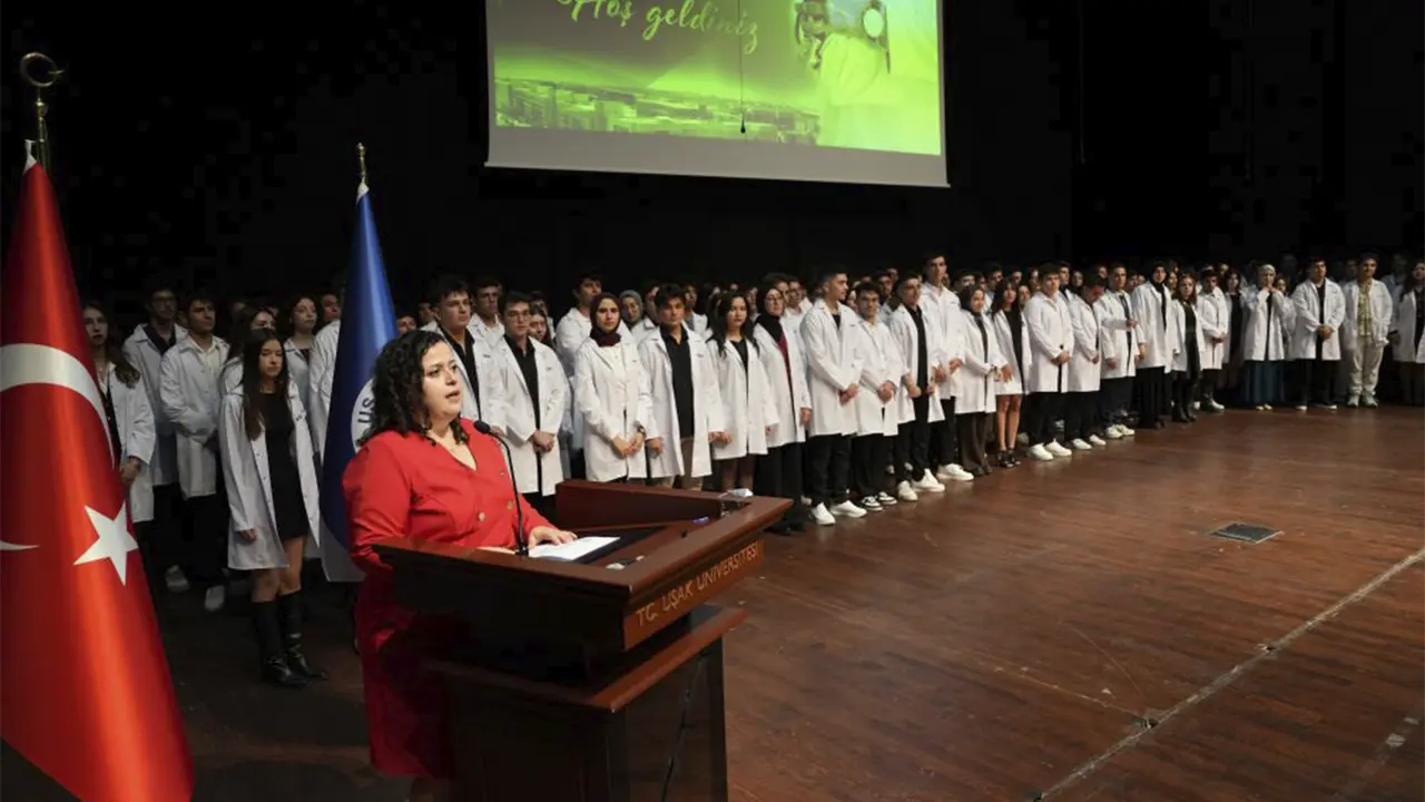 Uşak Ünveristesi Tıp Fakültesi Ilk Mezun 1