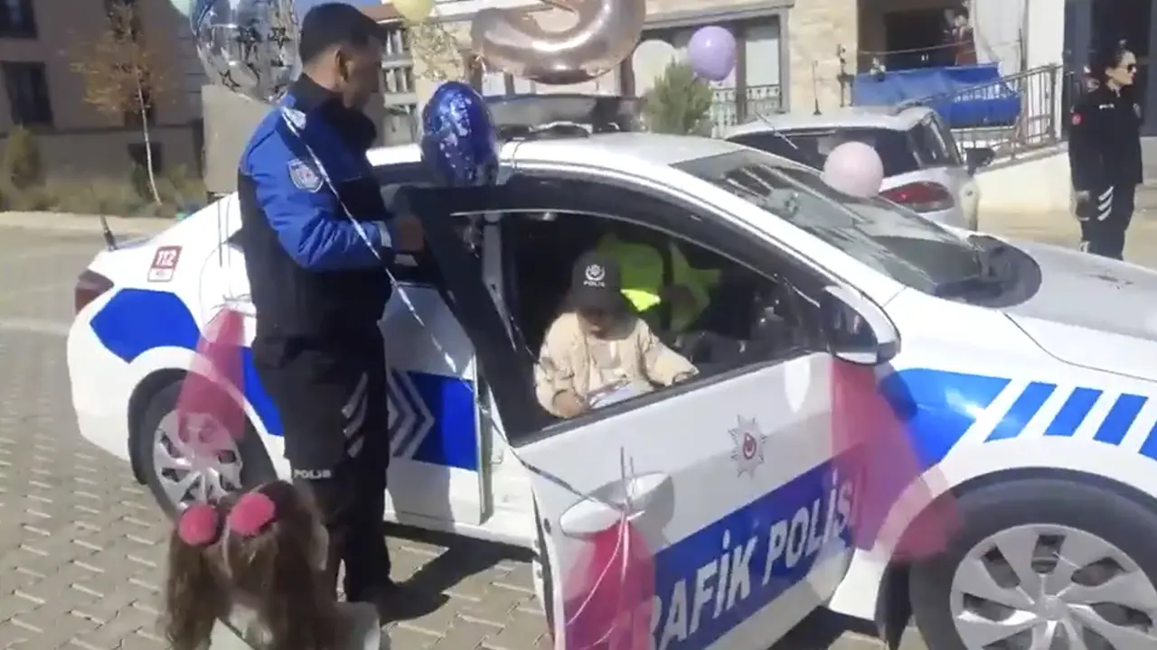 Uşak’ta Şehit Kızı Zeynep Erva’ya Duygulandıran Doğum Günü Sürprizi 1