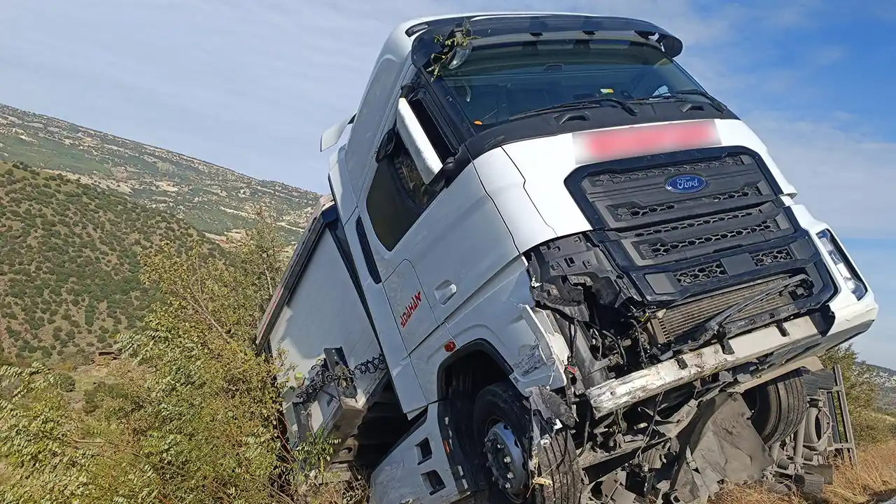 Tır Şarampol Uşak Kaza1