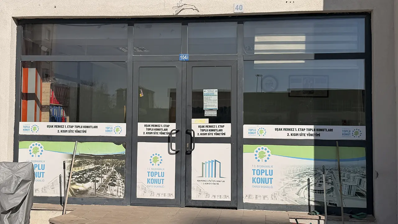 Uşak Toki̇ Sitesinde 530 Bin Tl’lik Kapı Skandalı! Otomatik Kapılar 2 Yıldır Takılmadı 2